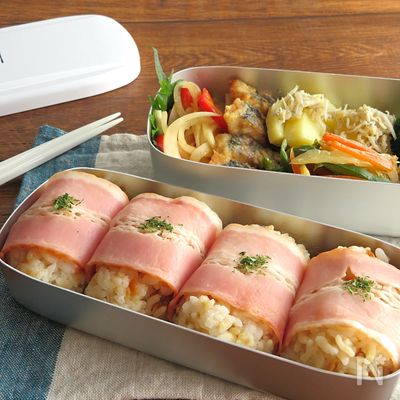 【おにぎり】お弁当に◎ガーリックライスのベーコン巻き