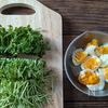ピリッと柚子胡椒の【豆苗生ハムツナのチーズマヨ和え】の工程1