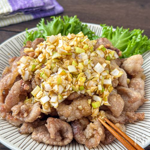 材料2つでご飯がすすむ♪【豚こま油淋鶏風】