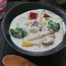 ルウ不要！鶏肉とさつまいもの米粉クリームシチュー