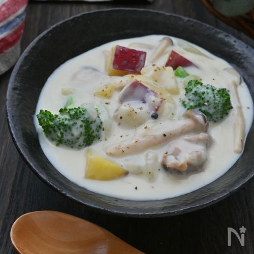ルウ不要！鶏肉とさつまいもの米粉クリームシチュー