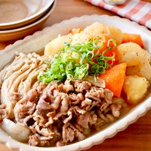 【七味香る牛すき風肉じゃが】定番の煮物♪