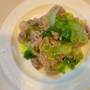 みわの作ってみた!投稿(【豚こまレタスのうま塩炒め】シャキうま♡︎10分レシピ)