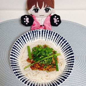 しめかず🐯の作ってみた!投稿(にらとねぎがたっぷり!そうめんで作るピリ辛肉味噌のあえ麺)