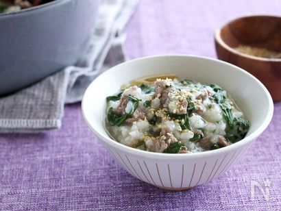 ごま油香る♪牛肉と春菊のおかゆ