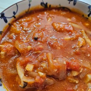 Maiの作ってみた!投稿(【酸っぱ過ぎない！】子供も喜ぶ鶏肉とじゃがいものトマト煮込み)