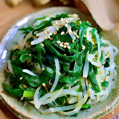 ＼超簡単／レンチン10分【もやしとニラの病みつきナムル】