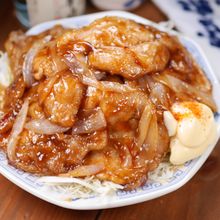 行列のできる定食屋さんの🤩とろとろ豚の黒酢生姜焼き😋🍚