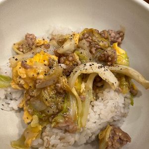 surgの作ってみた!投稿(ひき肉とたっぷりきゃべつの卵炒め)