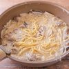 【チキンときのこのワンパンクリームパスタ】お手軽！牛乳で作るの工程3