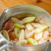 【豚、小松菜、長ねぎ、木綿豆腐のさっと煮】献立たすけますの工程2