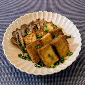 𝔂𝓾𝓶𝓲🍓の作ってみた!投稿(厚揚げと舞茸の焦がしバター醤油『柚子胡椒で差がつく一品』)