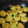 カレー風味♡【新じゃがと枝豆のもちもち焼き】お弁当にも◎の工程4