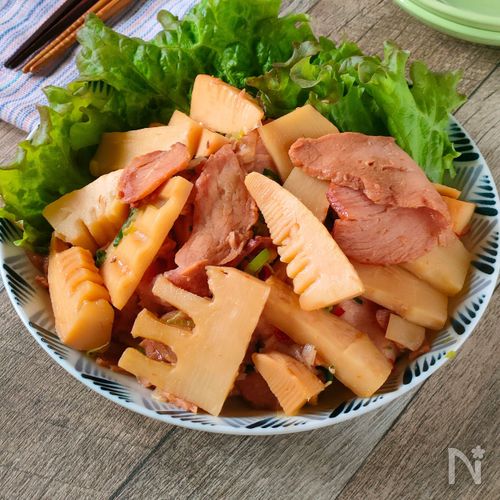 【たけのこと焼き豚のピリ辛炒め】翌日が楽しみな、春の作り置き
