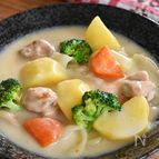 家庭料理の定番♪濃厚クリームシチュー