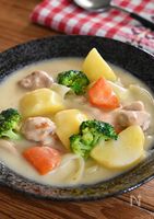 家庭料理の定番♪濃厚クリームシチュー