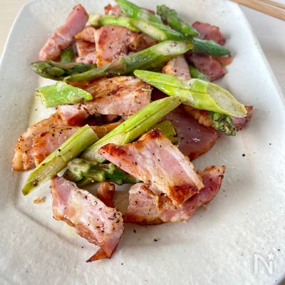 調味料はこしょうだけ★油も使わない！アスパラベーコン炒め