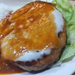 mmm10の作ってみた!投稿(簡単おうちカフェごはん♡『大判ハンバーグのロコモコ丼』)