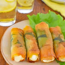 【巻くだけ簡単】豚チーズのパリパリ春巻き★揚げずに焼くだけ!