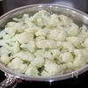 『カリフラワーと卵のシーザーサラダ』味付け簡単☆卵ごろっと♪の工程1