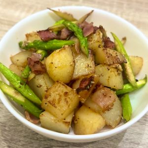 ユウハの作ってみた!投稿(アスパラベーコンとポテトのコンソメチーズソテー【#作り置き】)
