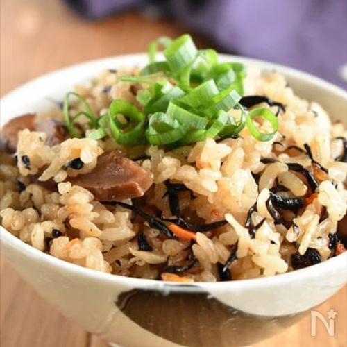 【鶏肉とひじきの炊き込みご飯】包丁不要で簡単!