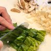 子どもが飲み干す【ほうれん草のとろ玉スープ】の工程1