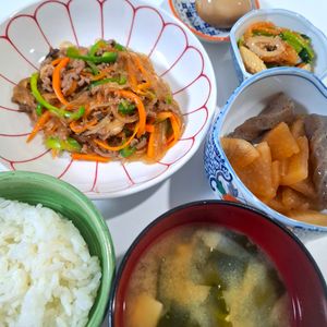 えびちゃんの作ってみた!投稿(戻し不要！レンチン1回で激うま♡『中華風そぼろチャプチェ』)