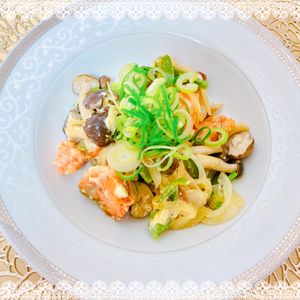 にゃ〜むずの作ってみた!投稿(【鮭としめじのマヨ醤油ソテー】味付け簡単！ご飯と合う♡)