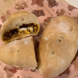ぐ〜たら子の作ってみた!投稿(ハロウィンのおばけカレーパン)