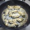 定番ですがやっぱり好きな「牡蠣のバタポン炒め」の工程3