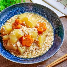 旨みがスゴい！じゃがいもとひき肉のうまだし煮