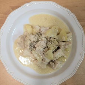 ゆいの作ってみた!投稿(【鶏むねとじゃがいものクリーム煮】簡単！とろみ付け要らず♪)