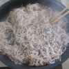 ご飯が進む簡単副菜【糸こんと豚肉の味噌炒め】腸活レシピ♪の工程2