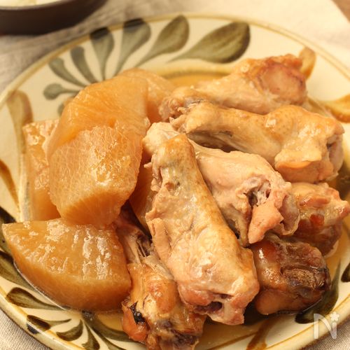ほったらかしで味しみ【鶏手羽元と大根のコク旨煮】