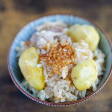 男子も大満足！豚バラ肉と栗の炊き込みご飯【栗ご飯】