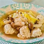 【鶏団子鍋】寒い日はこれで決まり。器に盛り付けてスープ風に。