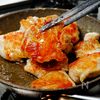 袋で揉むだけ。超シンプルなのにウマい『ウマ塩チキン』の工程4
