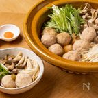 柚子こしょう香る鶏だんごときのこの寄せ鍋
