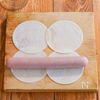 【パリパリ魚肉ソーセージ】材料3つ！余った餃子の皮でおつまみの工程1