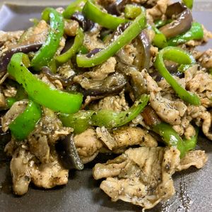 あっこの作ってみた!投稿(【豚となすの中華生姜焼き】ご飯が進むちょっぱやおかず♪)