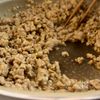 キャベツ大量消費♡豚ひき肉とニラのスタミナ炒め【ご飯すすむ】の工程2