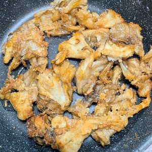 しゃきぴよラブの作ってみた!投稿(カリカリ舞茸のから揚げ【#揚げない #包丁不要 #おつまみ】)