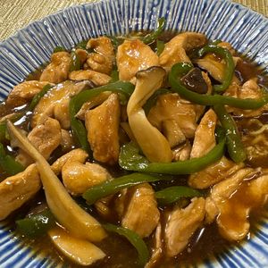 楽ラク手抜キッチン🐶🐾の作ってみた!投稿(鶏むね肉で♪【青椒肉絲あんかけ焼きそば】)