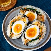 食べ応え抜群♪ピクニックにも！ビビンパ風おにぎらず