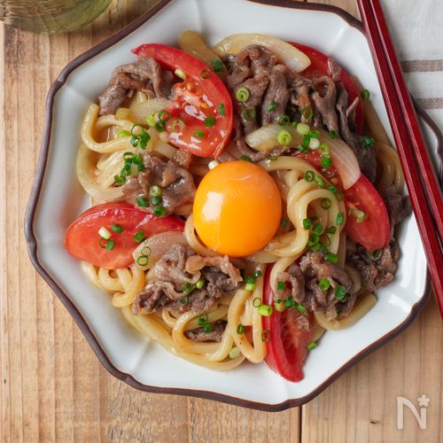 煮込まず簡単!\すき焼き風トマトうどん/