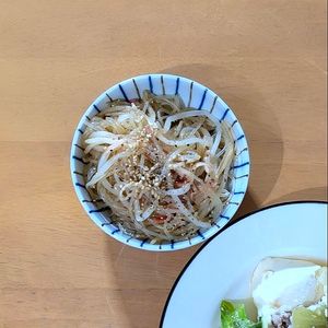 かおちゃんの作ってみた!投稿(もやしたっぷり中華風春雨サラダ)