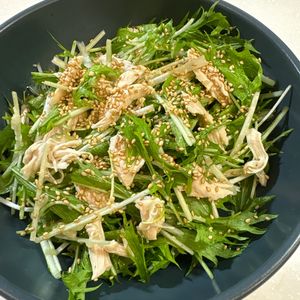 楽ラク手抜キッチン🐶🐾の作ってみた!投稿(シャキシャキ食感♩水菜と鶏ささみの塩麹ナムル)