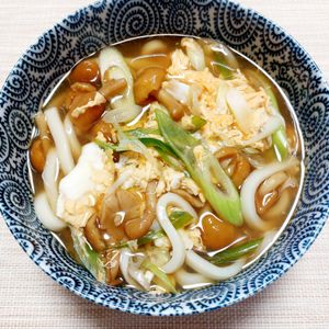 よっこの作ってみた!投稿(寒い日にあったまる！なめこのかき玉うどん)