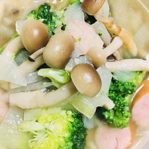 YOKO.TNKの作ってみた!投稿(きのことブロッコリーの《極旨♡スープ》)